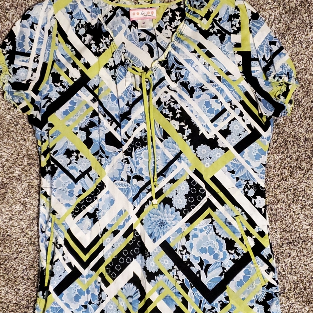 Womens Medium Koi Scrub Top